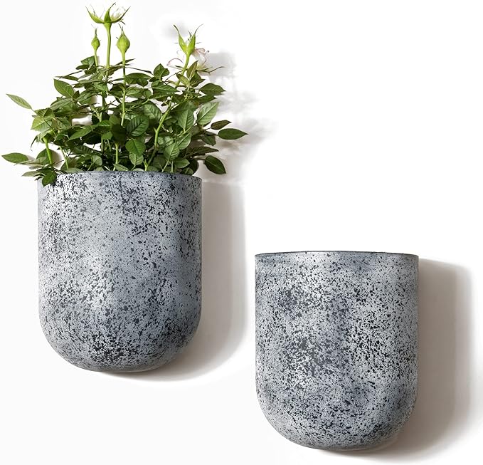 LA JOLIE MUSE Wall Hanging Planters by LaJol%C3%ADeMuse